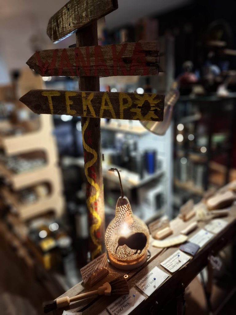 Wegweiser im Unverpackt und Gut Bückeburg